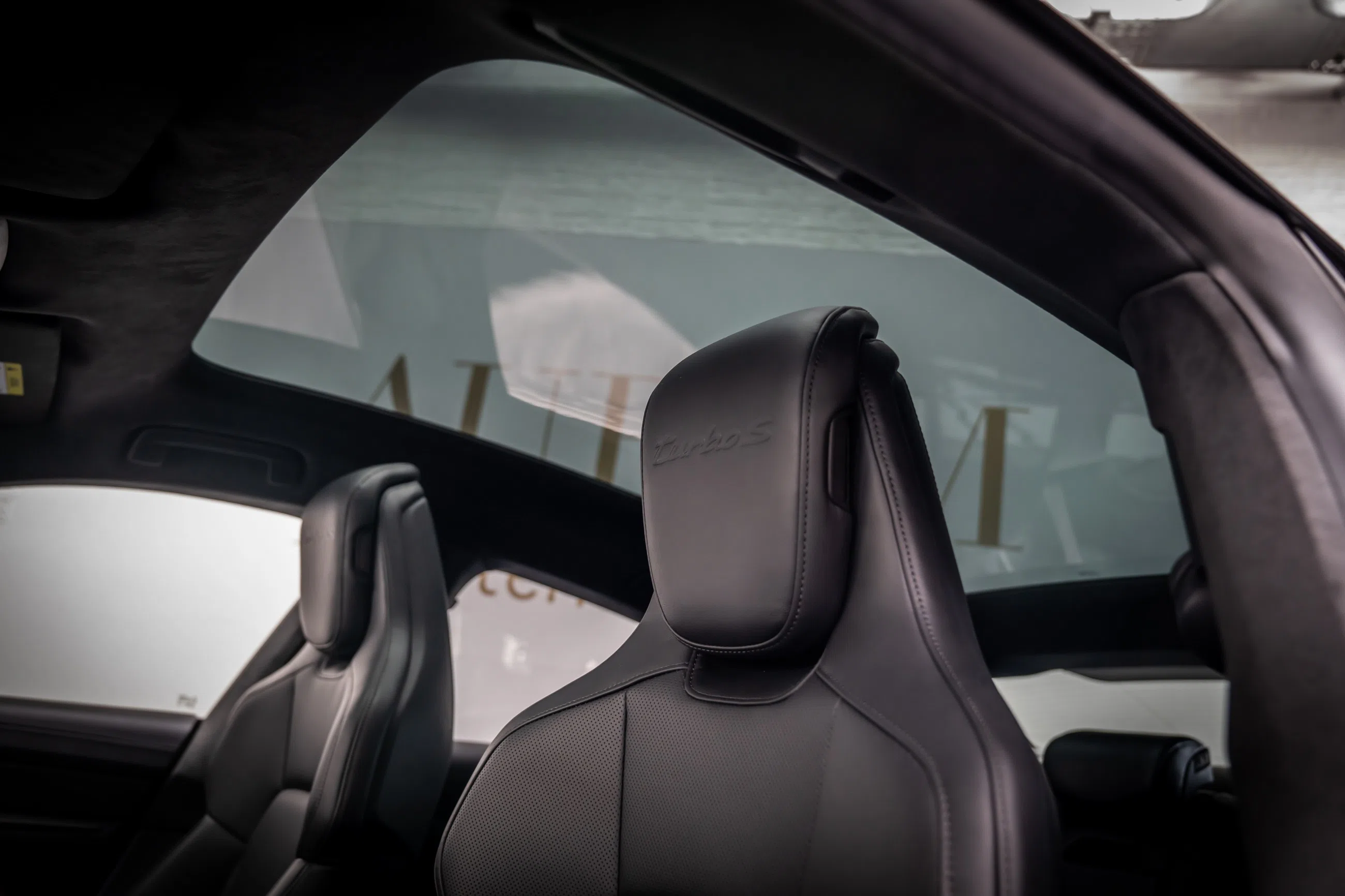 2020 Porsche Taycan TURBO S interior