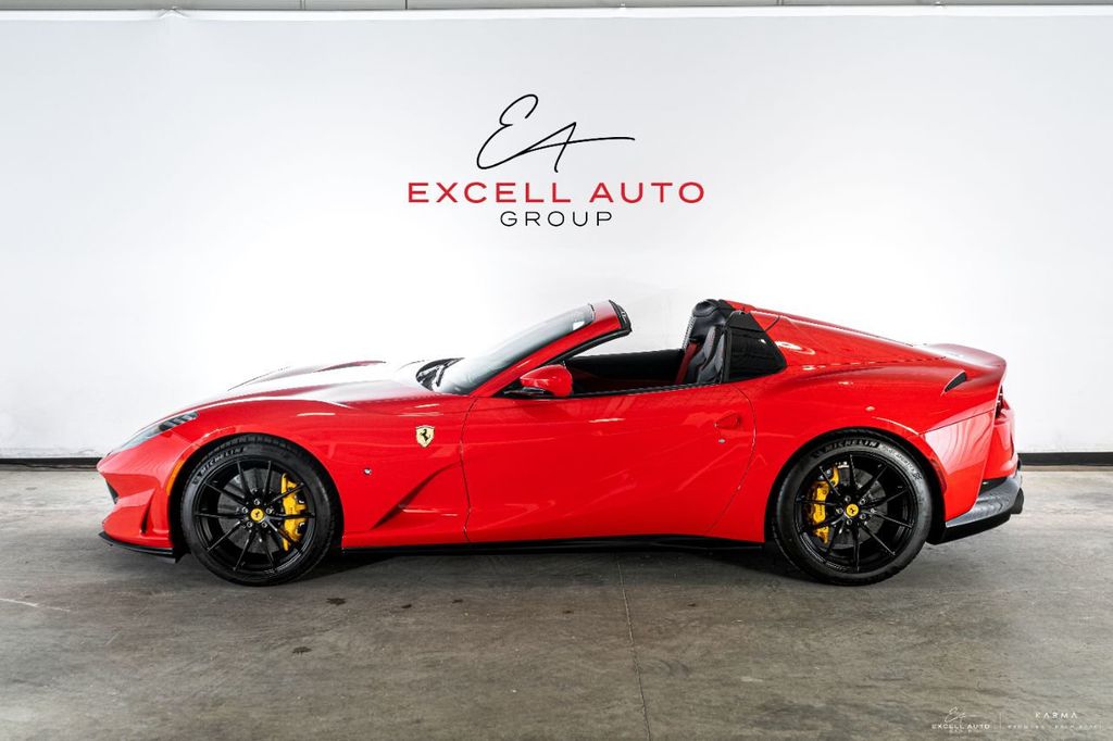 2021 FERRARI 812 GTS, 2/18