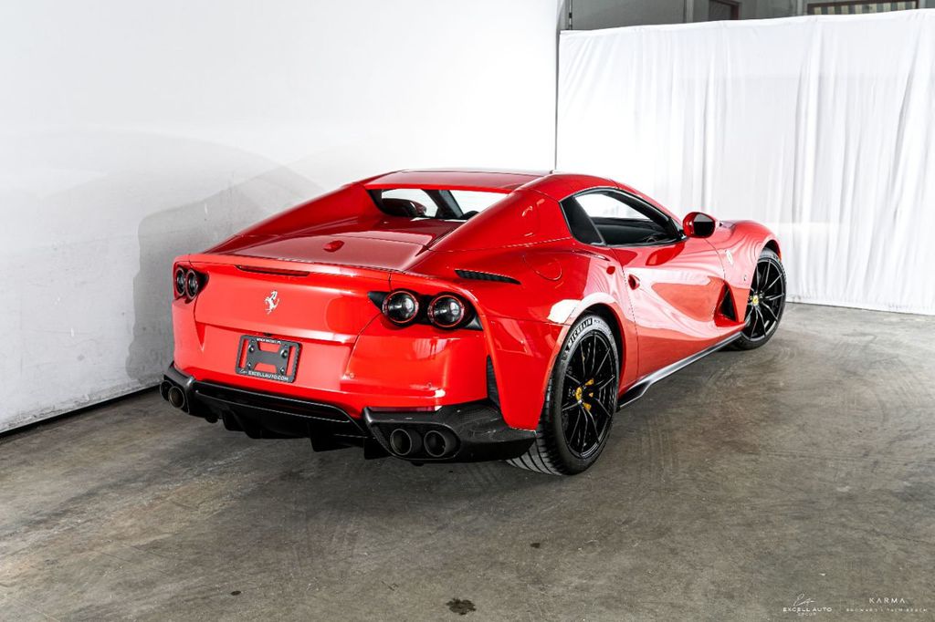 2021 FERRARI 812 GTS, 7/18