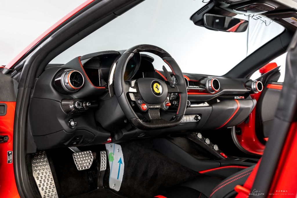 2021 FERRARI 812 GTS, 13/18