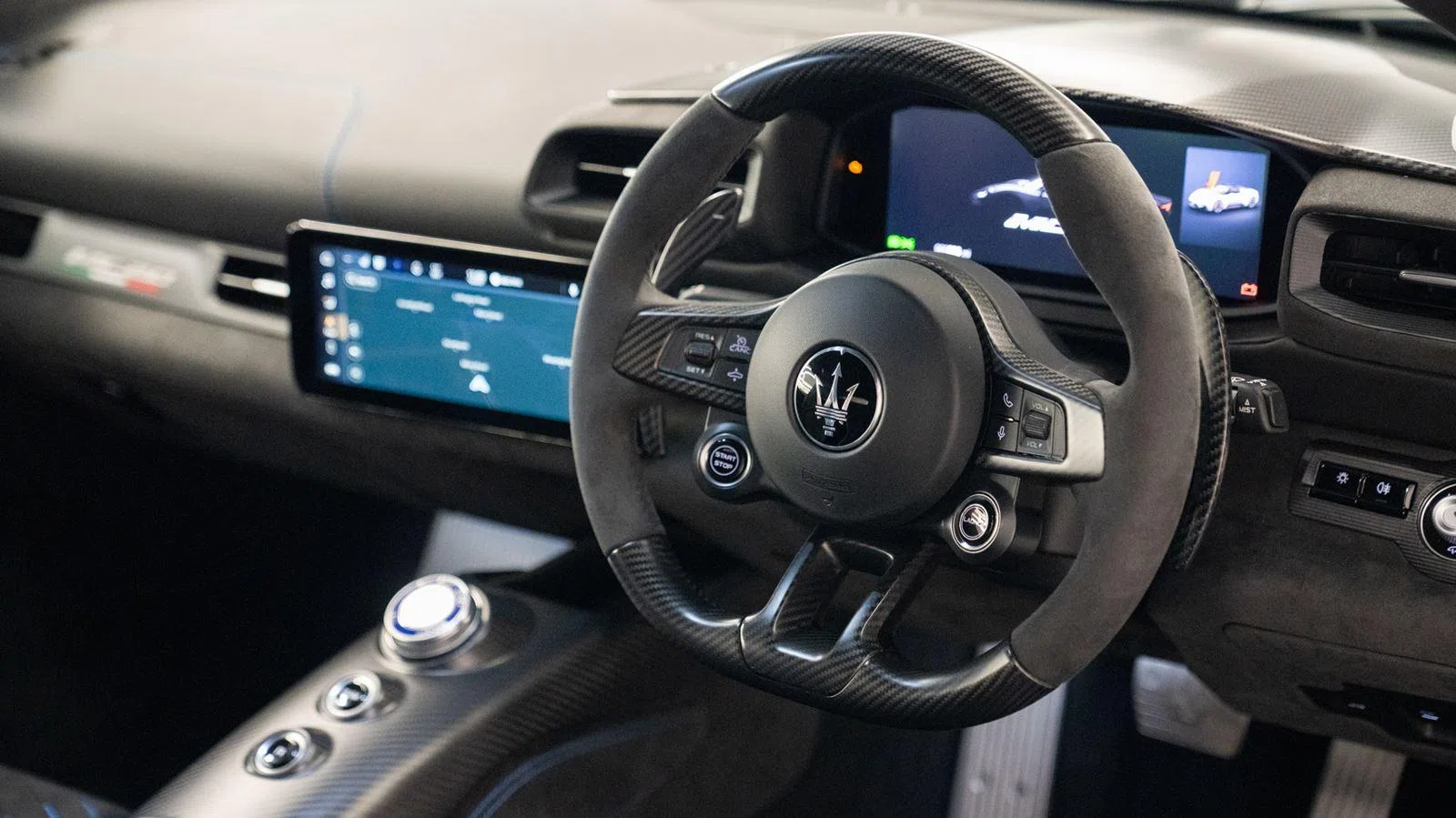 2021 Maserati MC20 interior, Extended Alcantara
