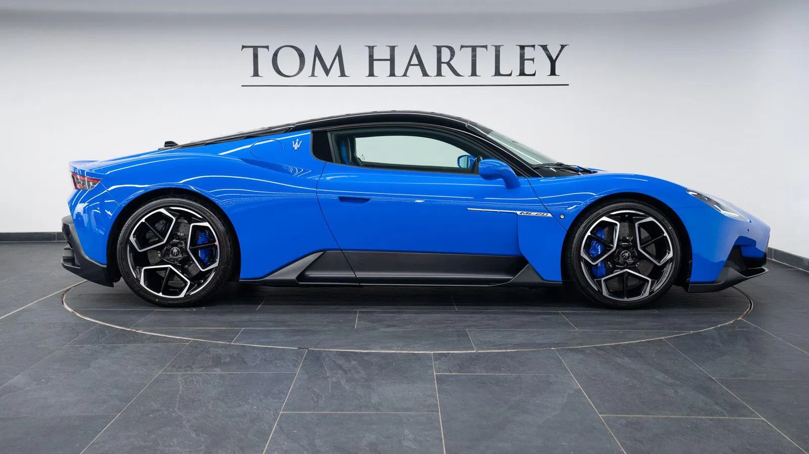 2021 Maserati MC20, side profile, Blu Infini - Triple Layer Paint