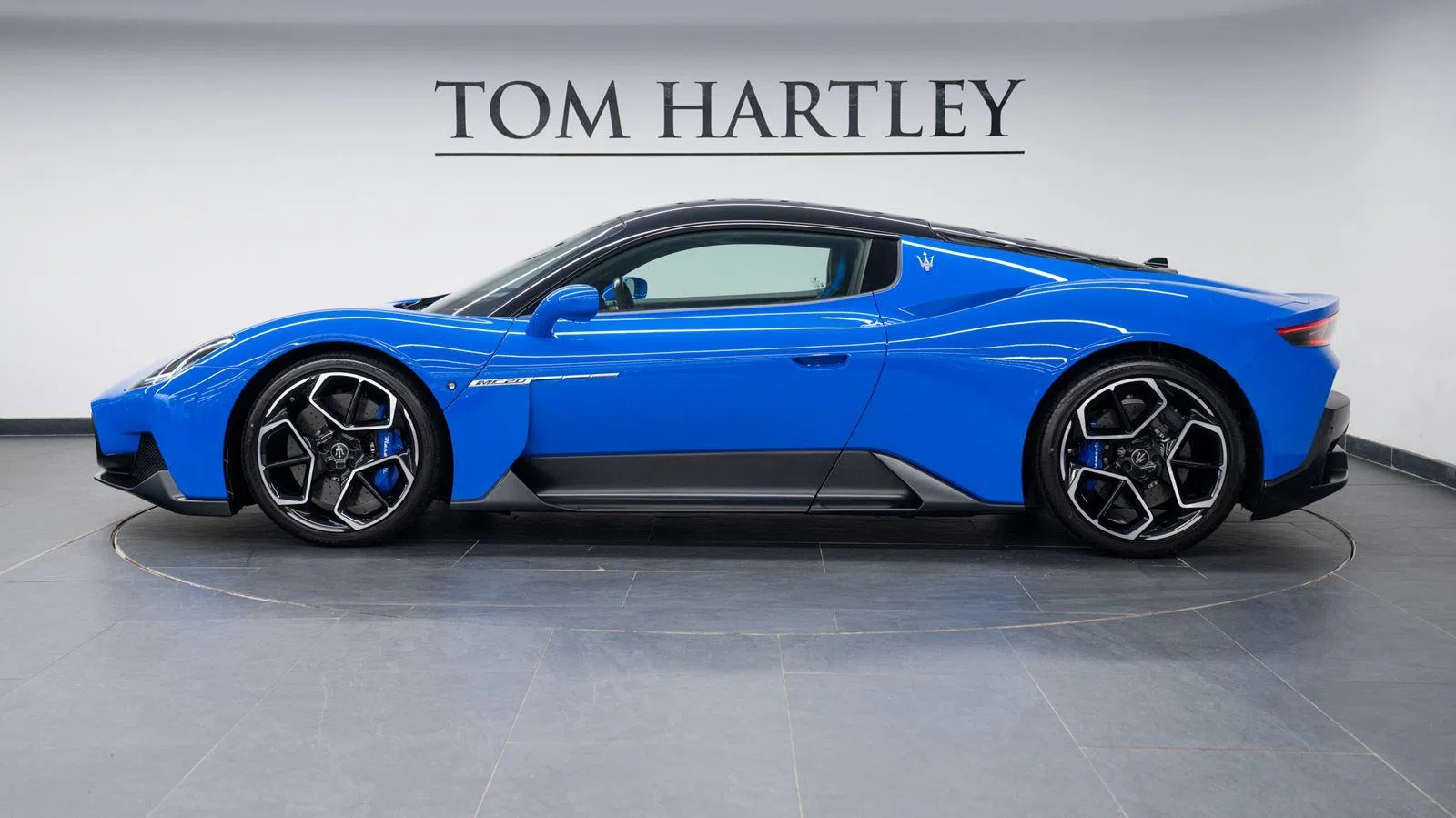 2021 Maserati MC20, side profile, Blu Infini - Triple Layer Paint