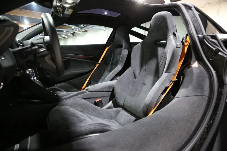 2020 McLaren 720S interior, seats, Black