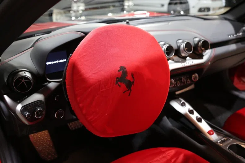 2017 Ferrari F12berlinetta interior, Leather