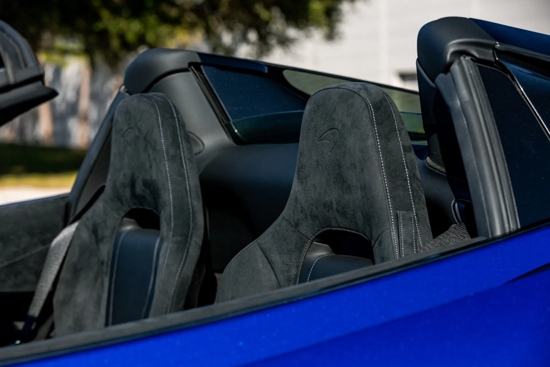 2020 McLaren 720S Spider Performance interior, Carbon Black with Jet Black Insert