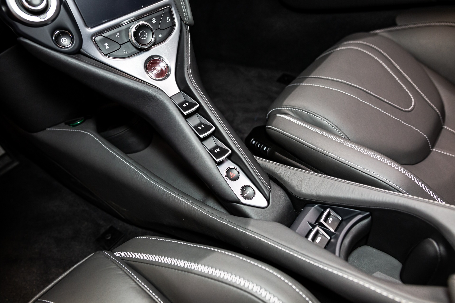 2020 McLaren 720S Spider, 19/20