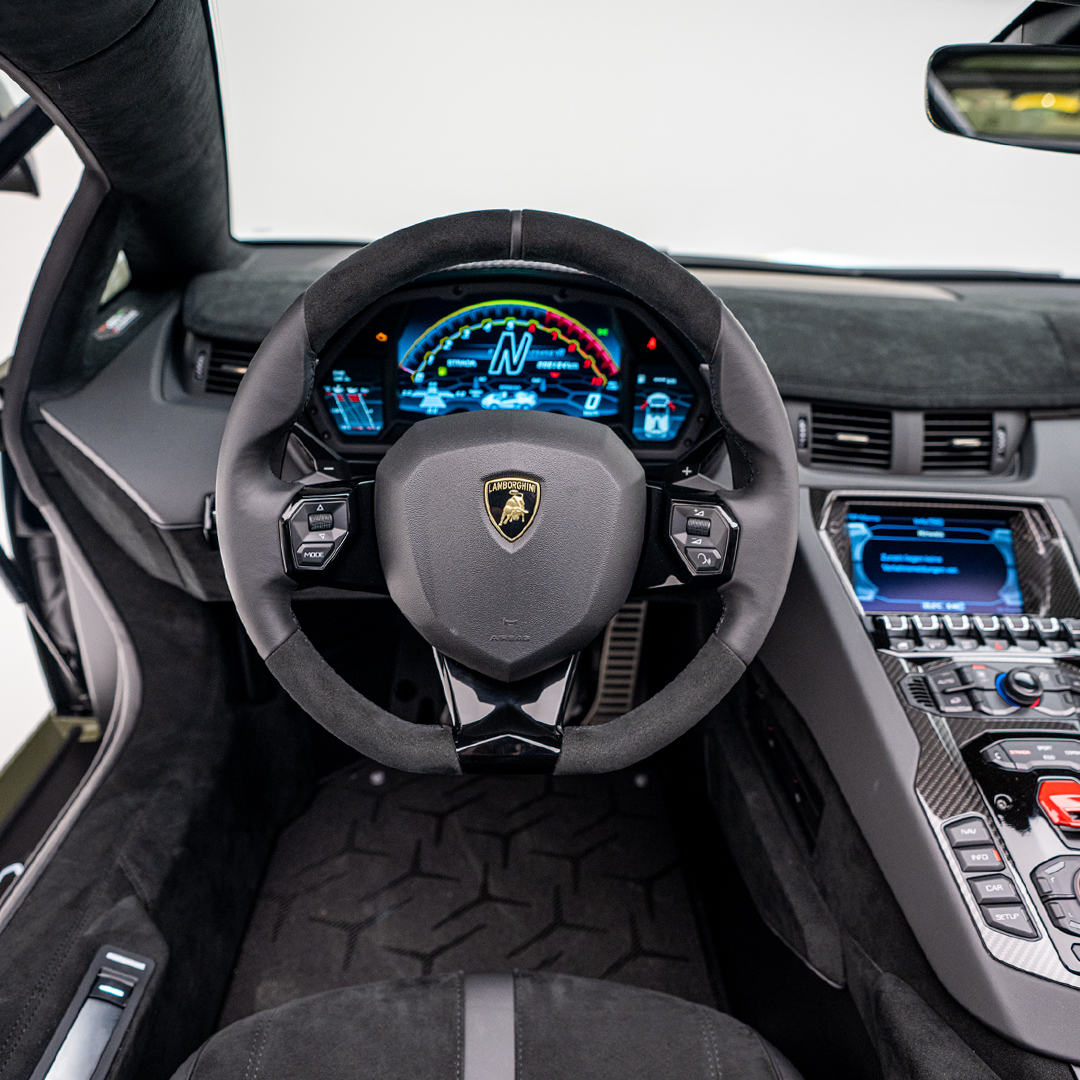 2022 LAMBORGHINI AVENTADOR SVJ ROADSTER, 10/20