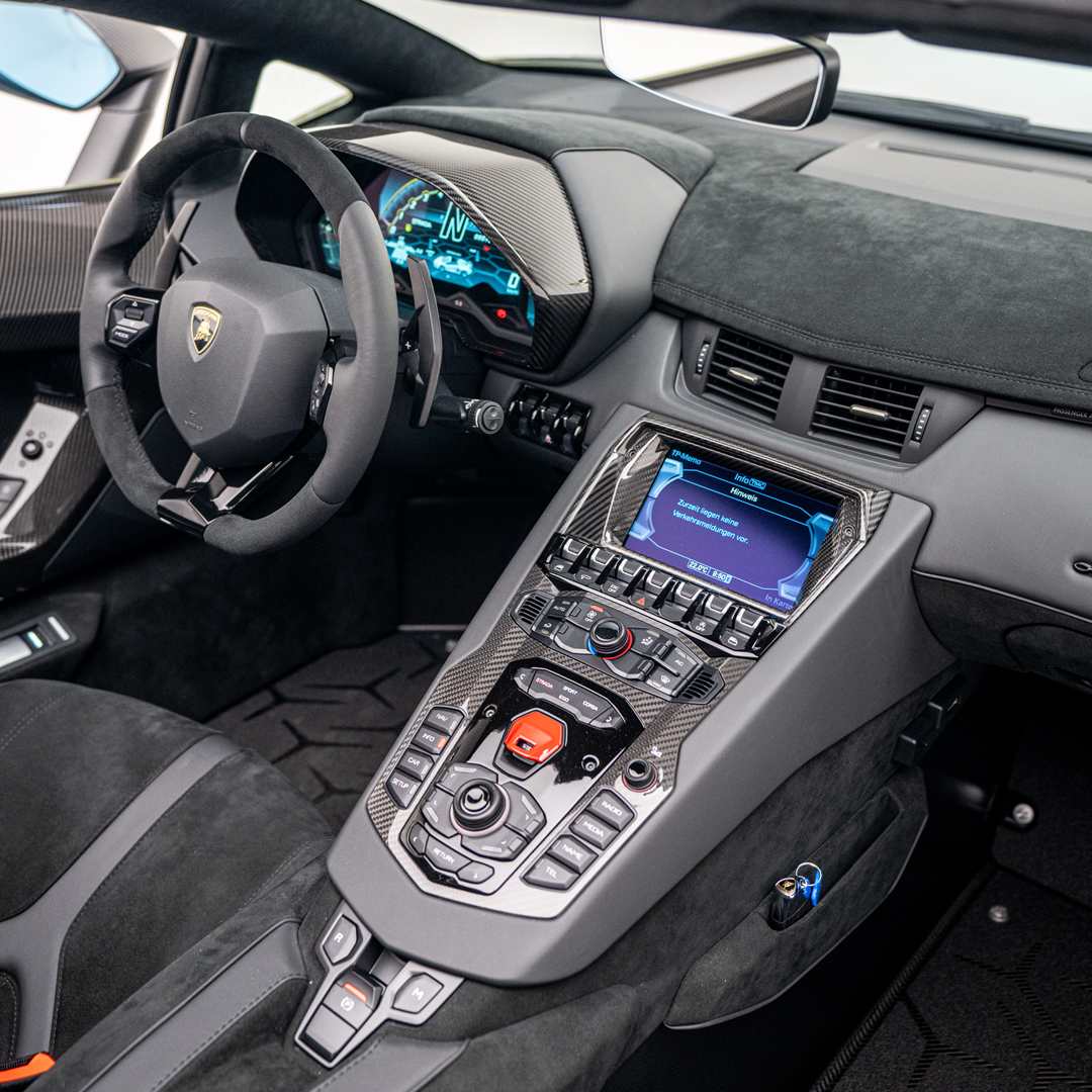 2022 LAMBORGHINI AVENTADOR SVJ ROADSTER, 11/20