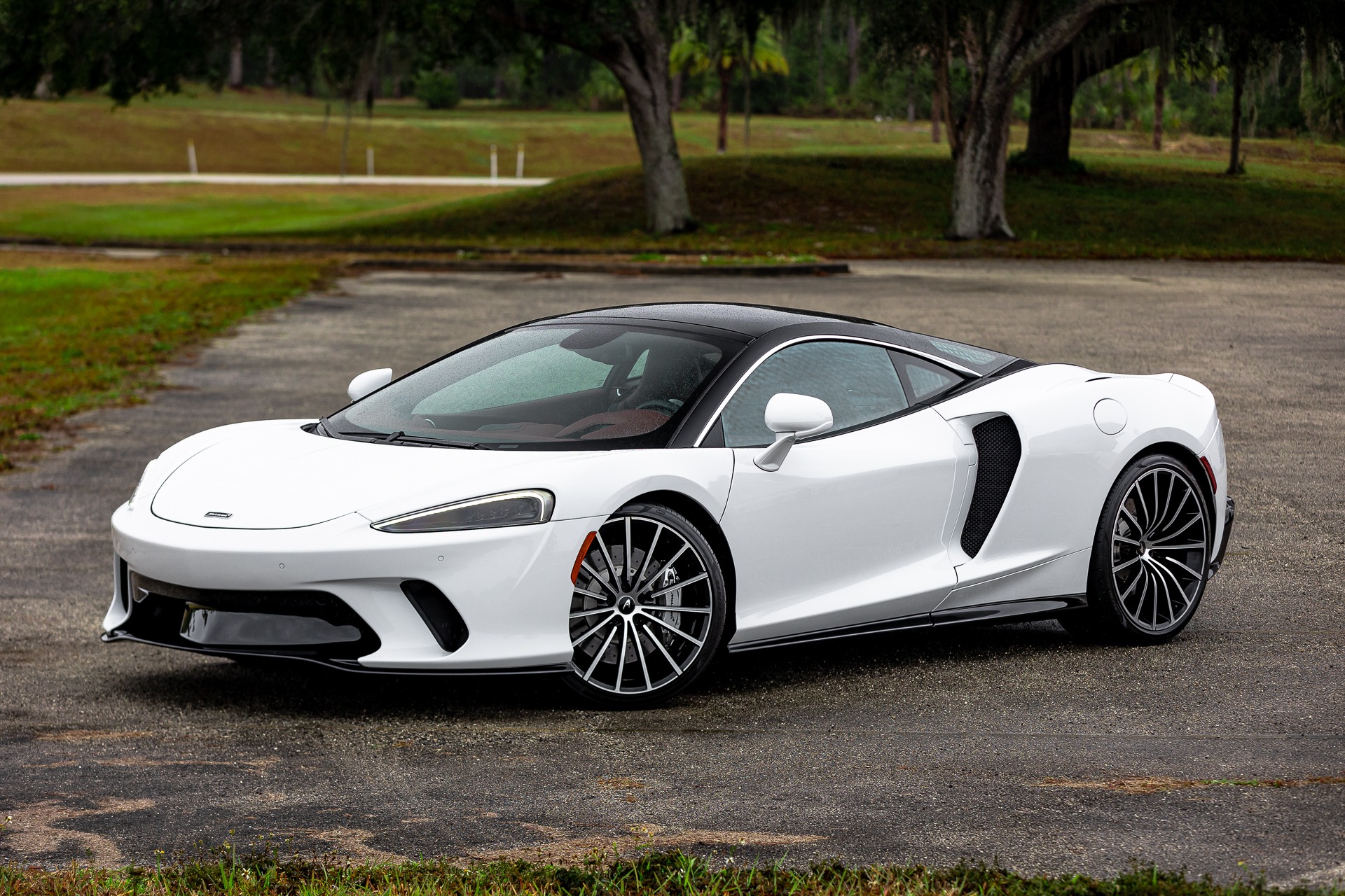 2020 McLaren GT