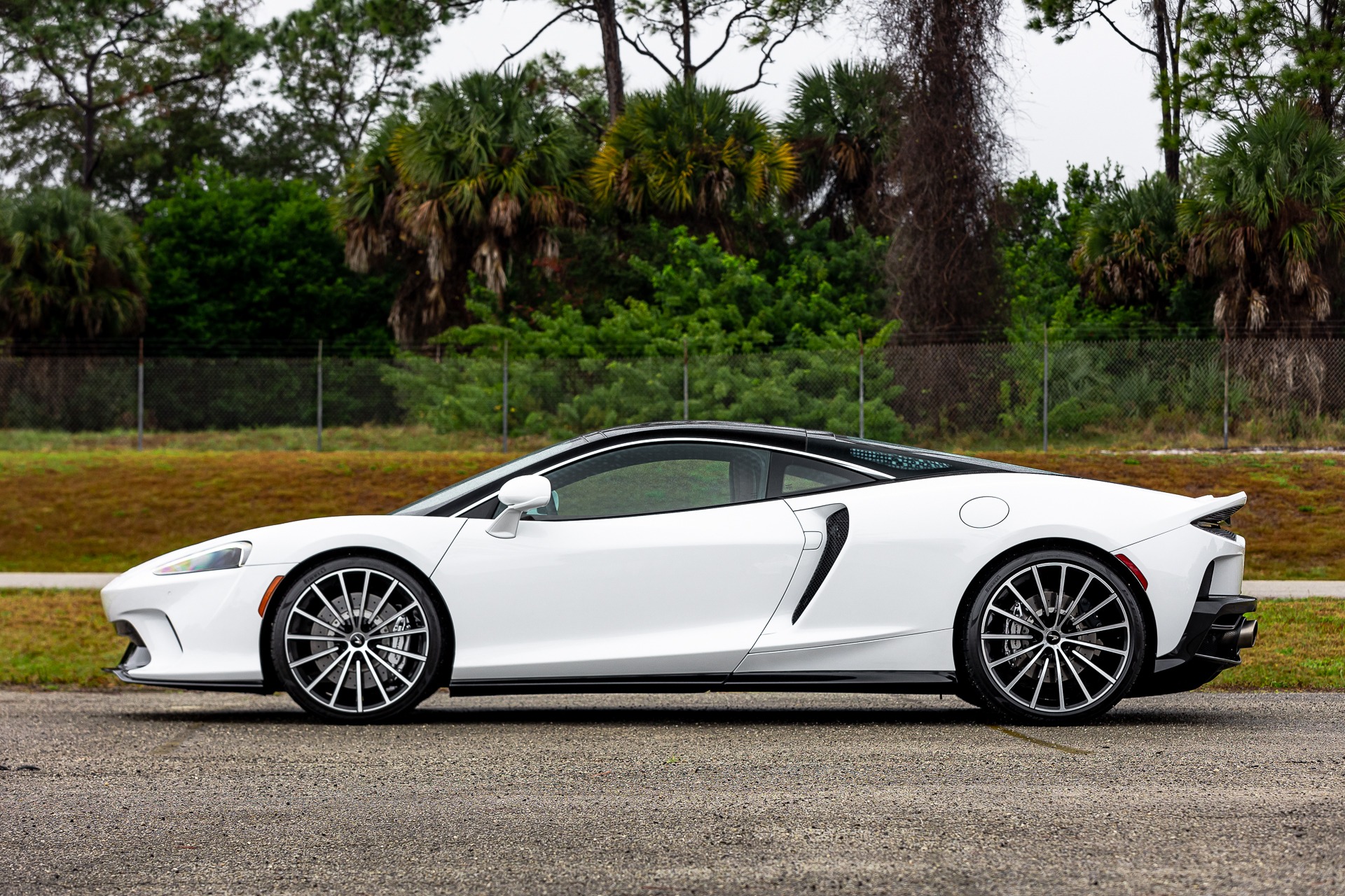 2020 McLaren GT, 4/19