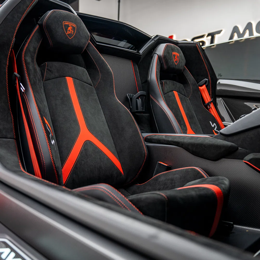 2021 Lamborghini Aventador SVJ Roadster interior, seats