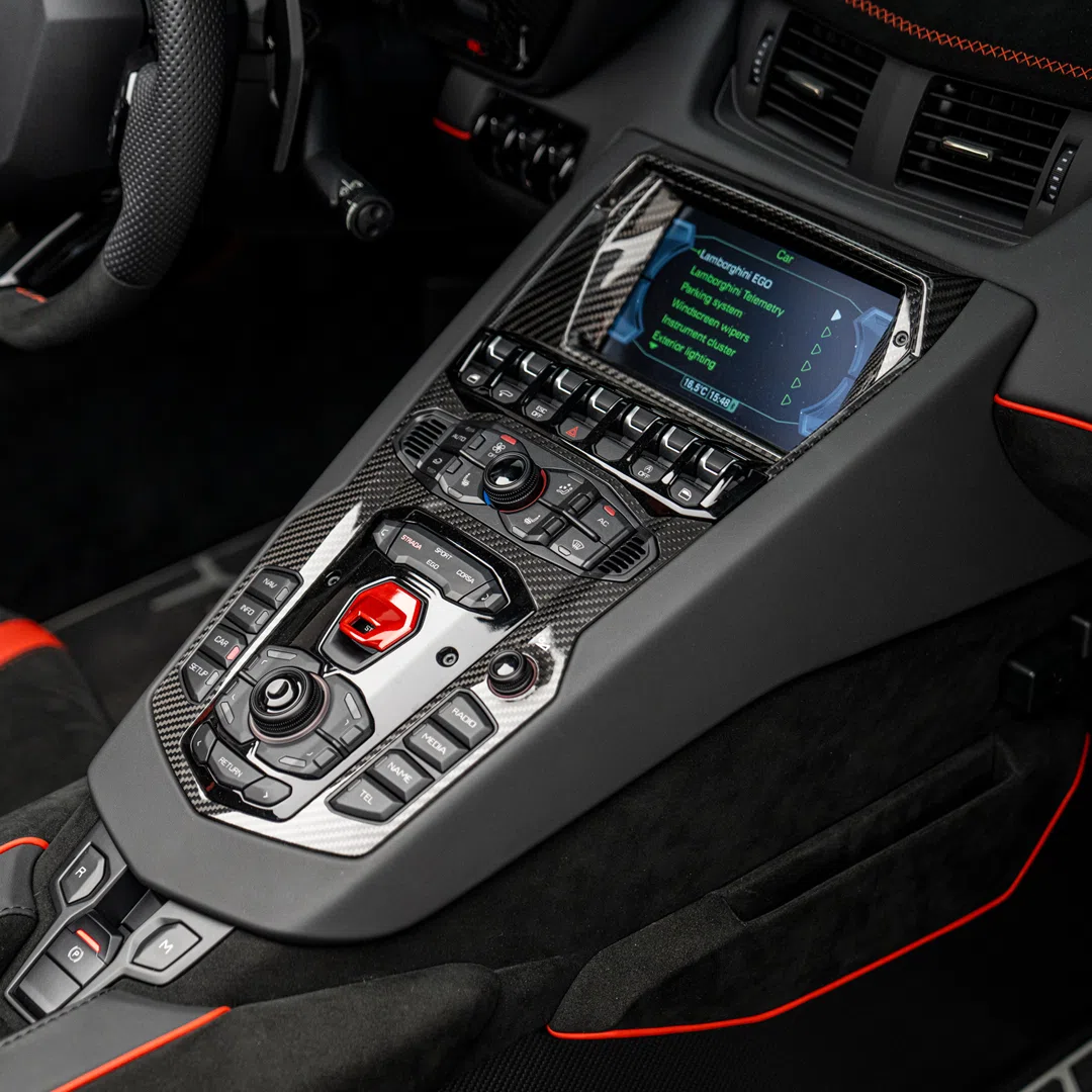 2021 Lamborghini Aventador SVJ Roadster interior, center console