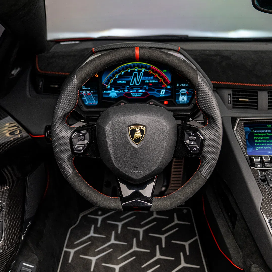 2021 Lamborghini Aventador SVJ Roadster interior