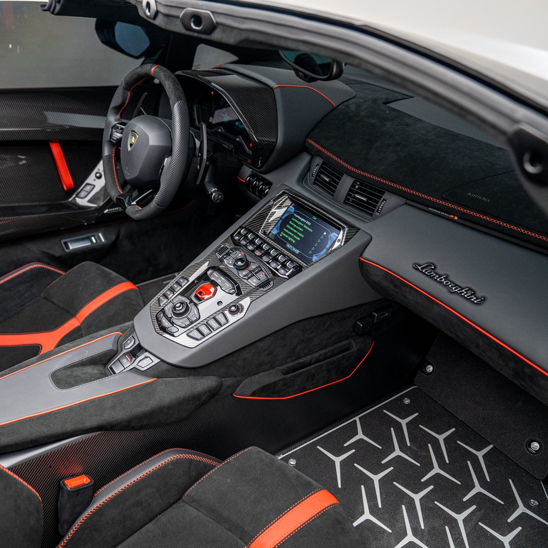 2021 LAMBORGHINI AVENTADOR SVJ ROADSTER, 13/19