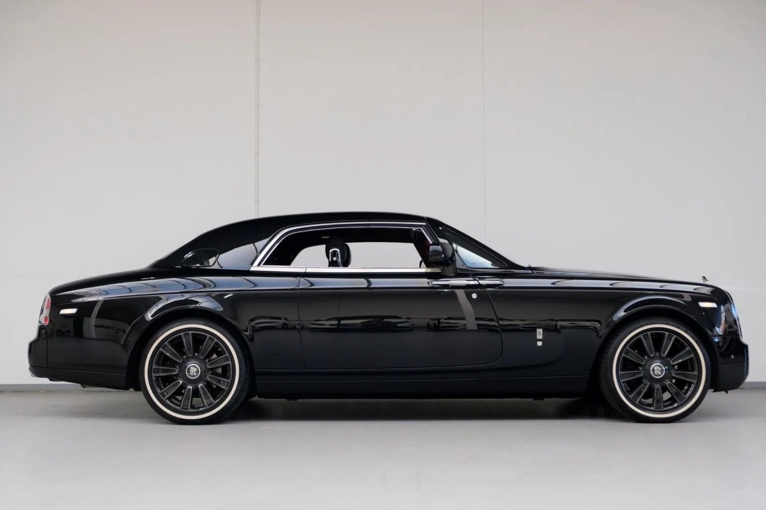 2017 Rolls Royce Phantom Coupe Zenith for sale, exterior, Crystal over Black solid metallic