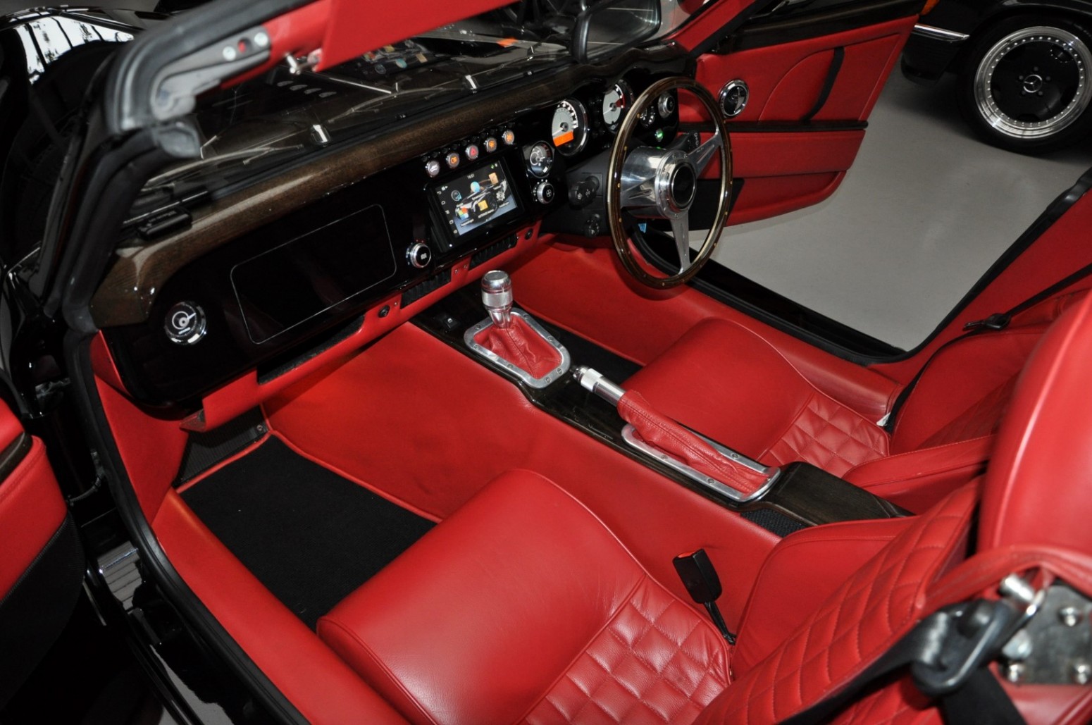 2016 Morgan Aero 8 Roadster, 2/24