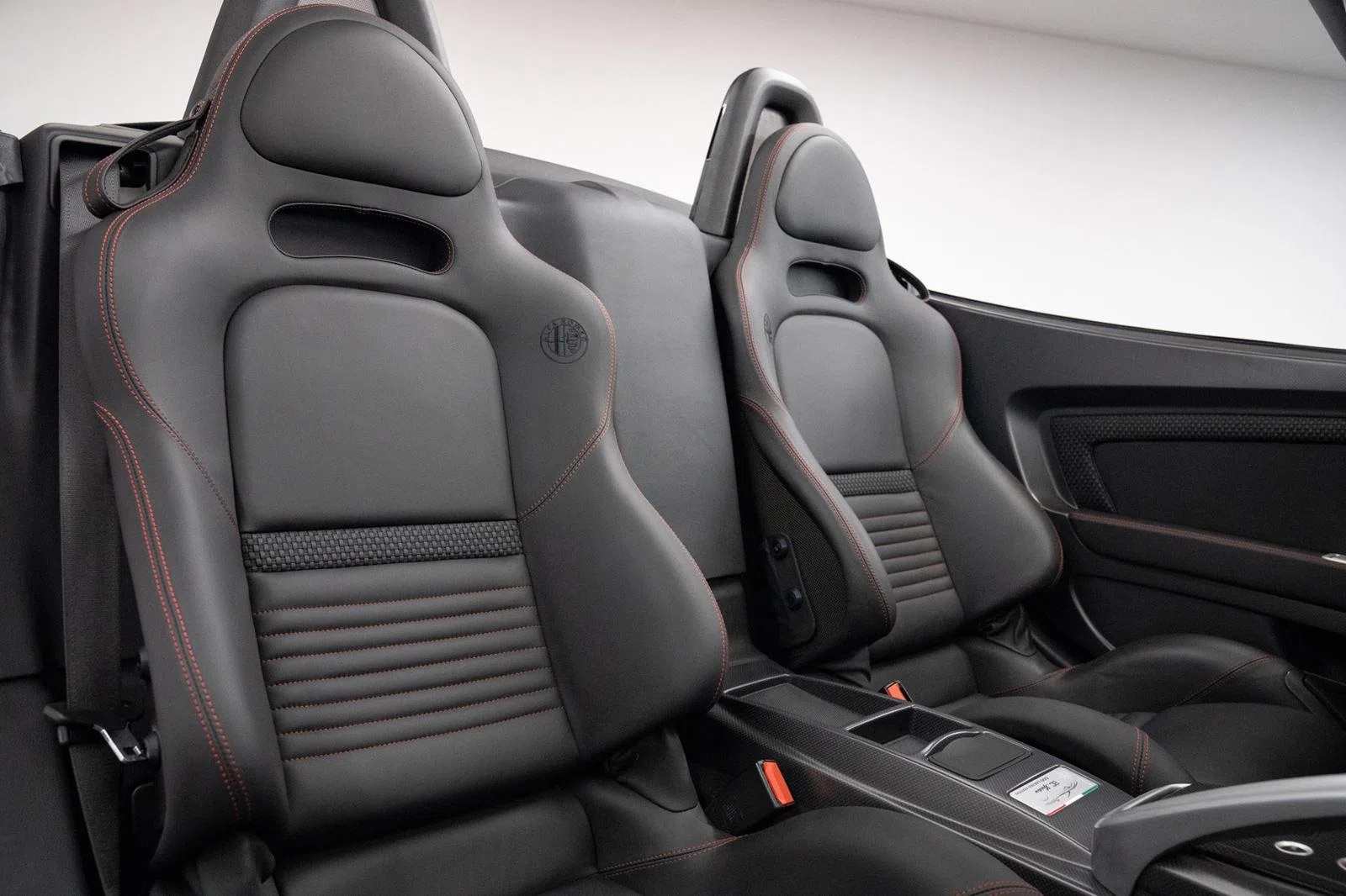 2013 Alfa Romeo 8C Spider interior, seats, Black Leather