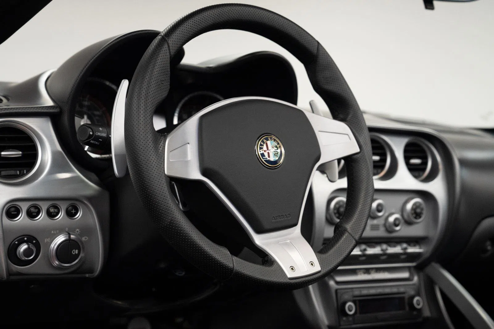 2013 Alfa Romeo 8C Spider interior, steering wheel, Black Leather