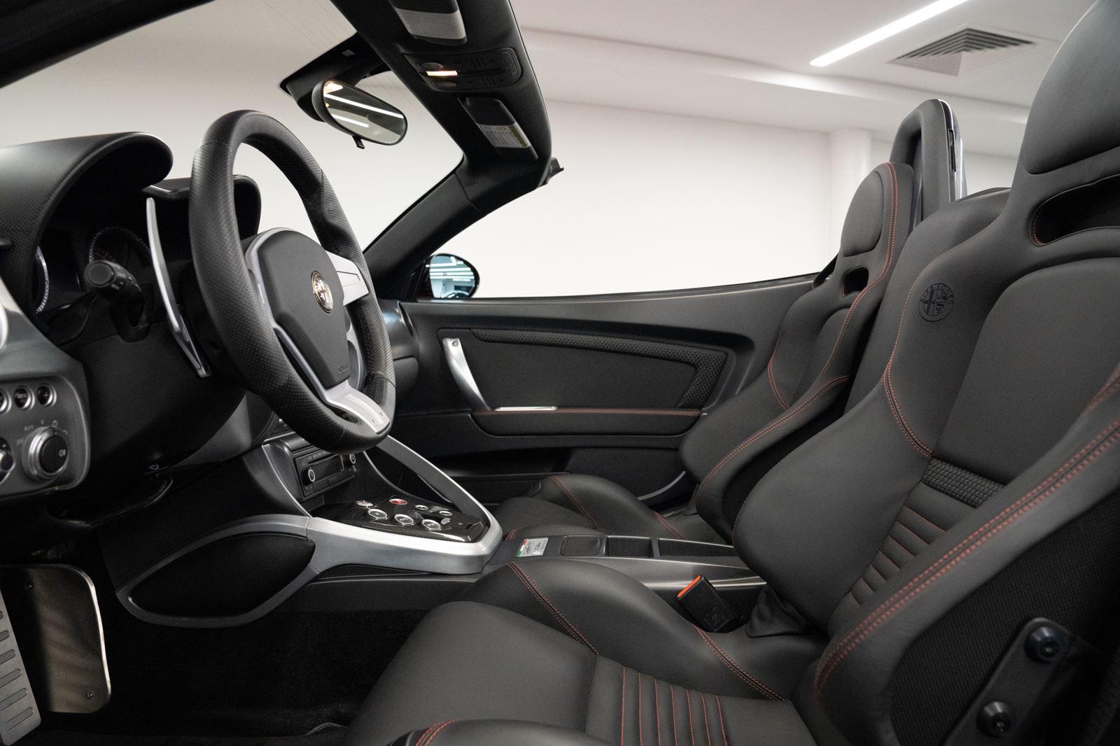2013 Alfa Romeo 8C Spider, 9/20