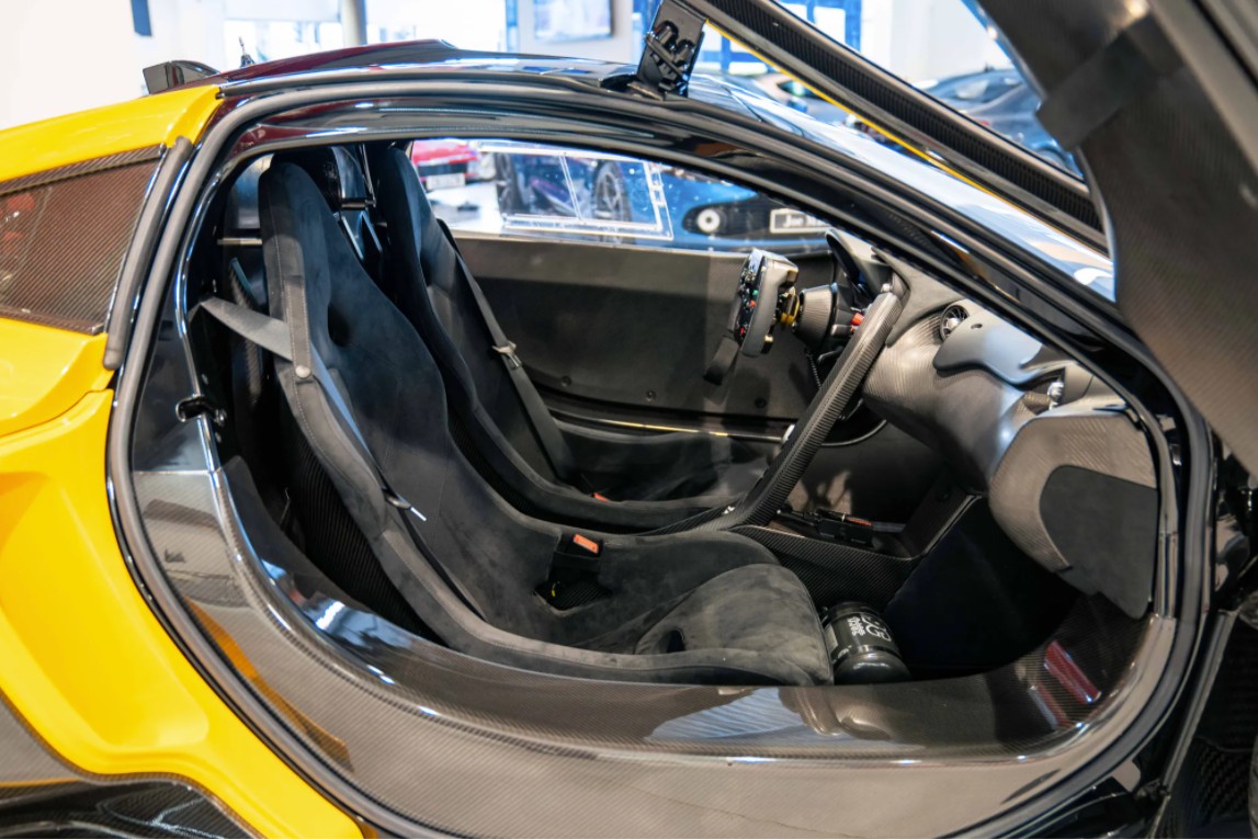 2014 MCLAREN P1 GTR ROAD LEGAL, 5/18