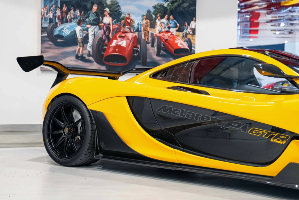 2014 MCLAREN P1 GTR ROAD LEGAL, 17/18