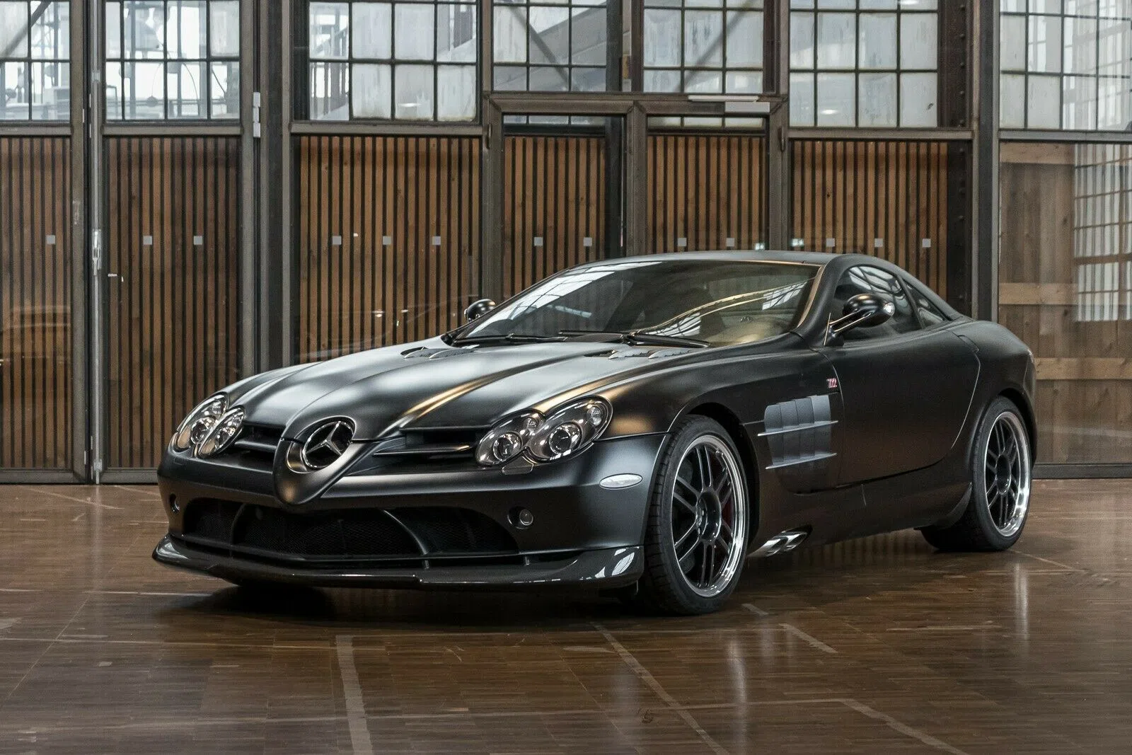 2008 Mercedes-Benz McLaren SLR 722, front three-quarter view, Black