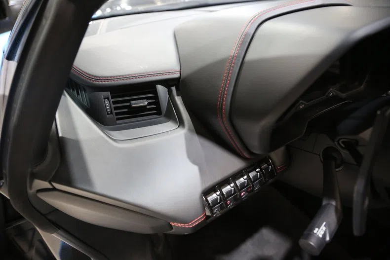 2019 Lamborghini Aventador S Roadster interior