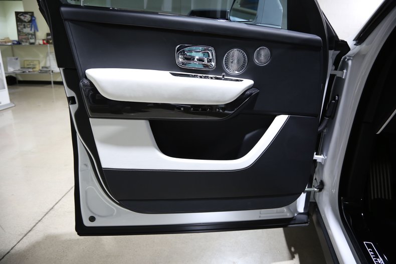 2021 ROLLS-ROYCE CULLINAN BLACK BADGE, 9/19