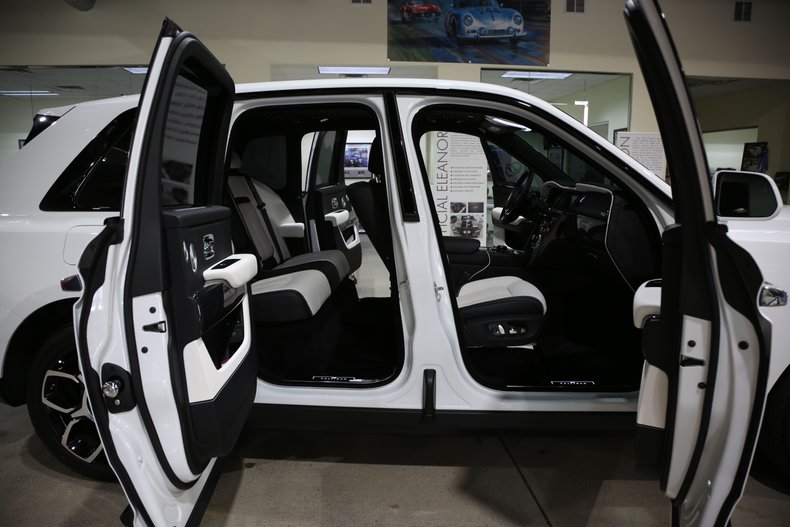 2021 ROLLS-ROYCE CULLINAN BLACK BADGE, 13/19