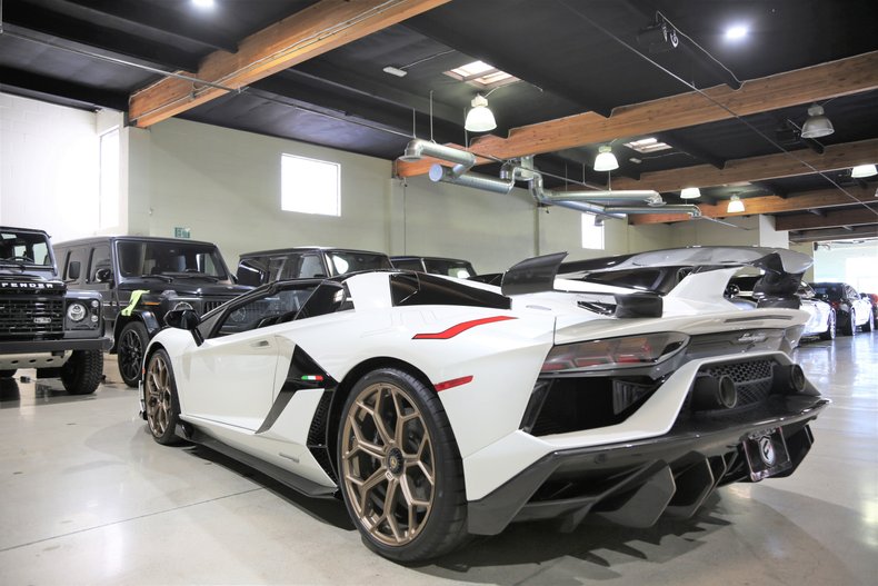 2020 LAMBORGHINI AVENTADOR SVJ ROADSTER, 8/18