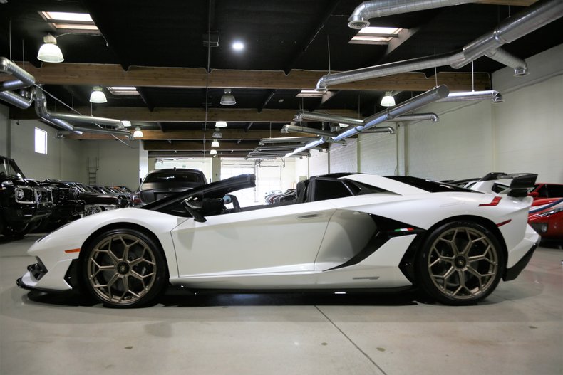 2020 LAMBORGHINI AVENTADOR SVJ ROADSTER, 11/18
