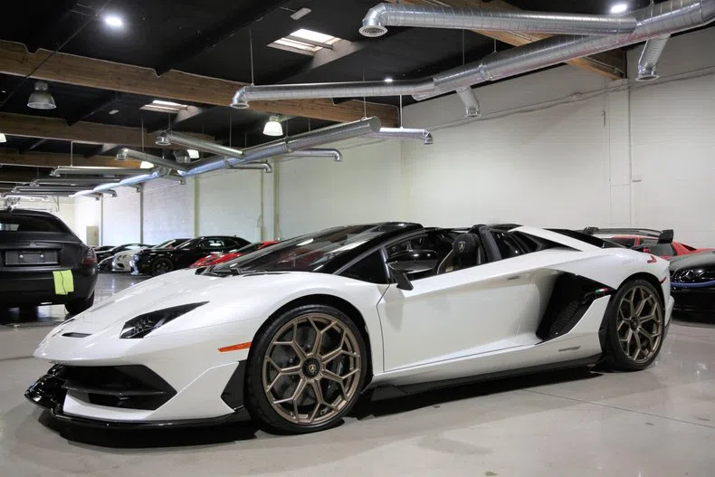 2020 Lamborghini Aventador SVJ Roadster for sale, exterior, Balloon White