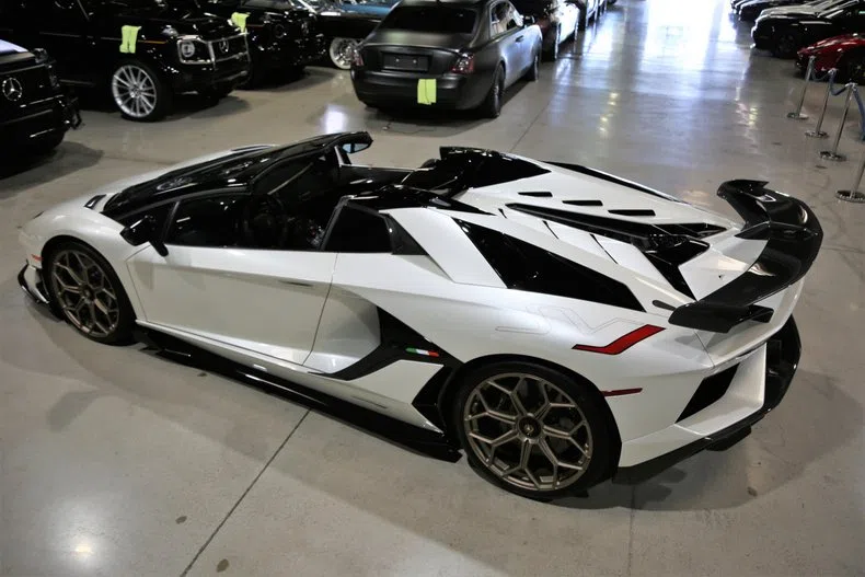 2020 Lamborghini Aventador SVJ Roadster for sale, exterior, Balloon White