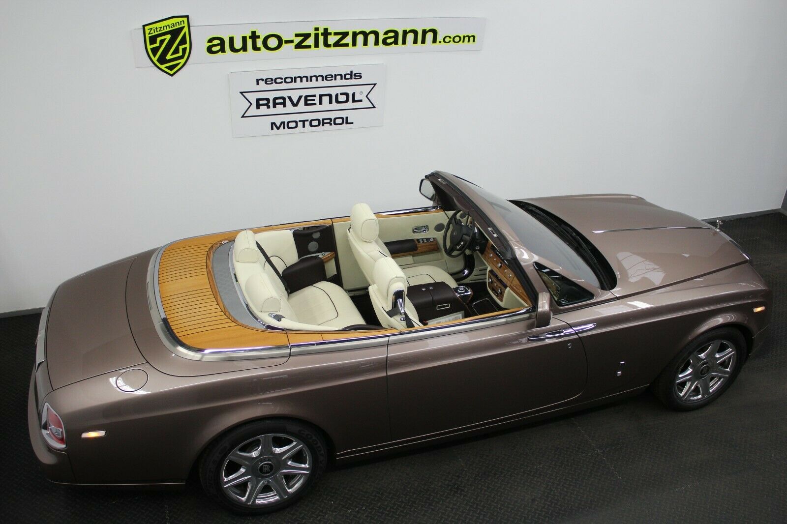 2015 Rolls-Royce Phantom Drophead Coupé Series II, 2/20