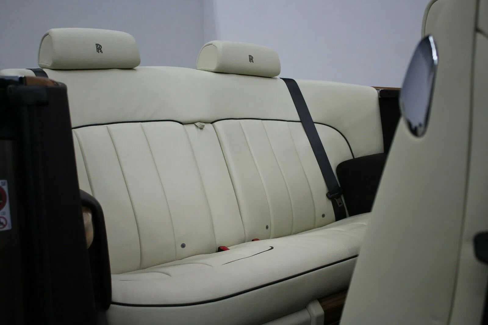 2015 Rolls-Royce Phantom Drophead Coupé Series II interior, seats