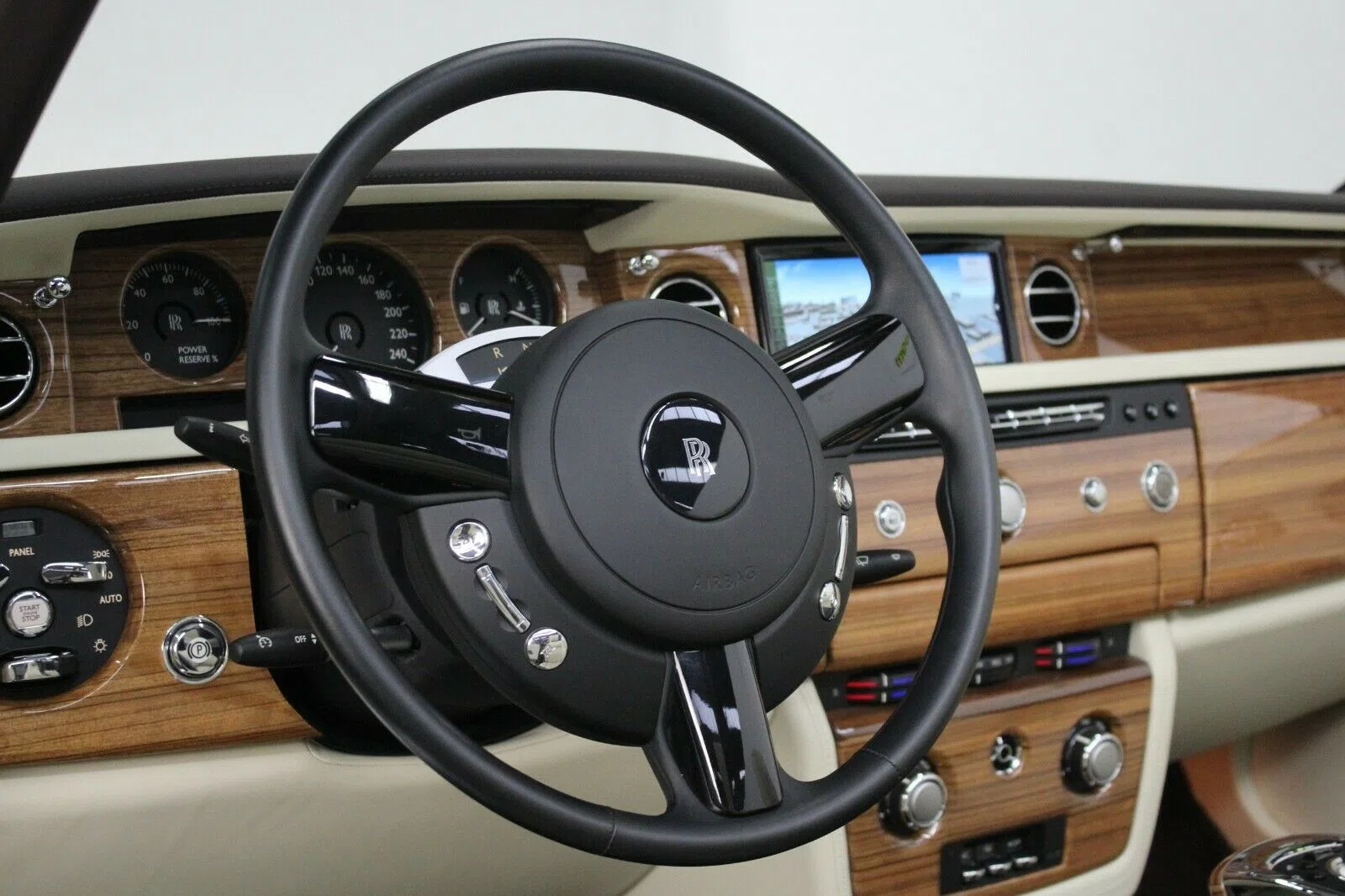 2015 Rolls-Royce Phantom Drophead Coupé Series II interior