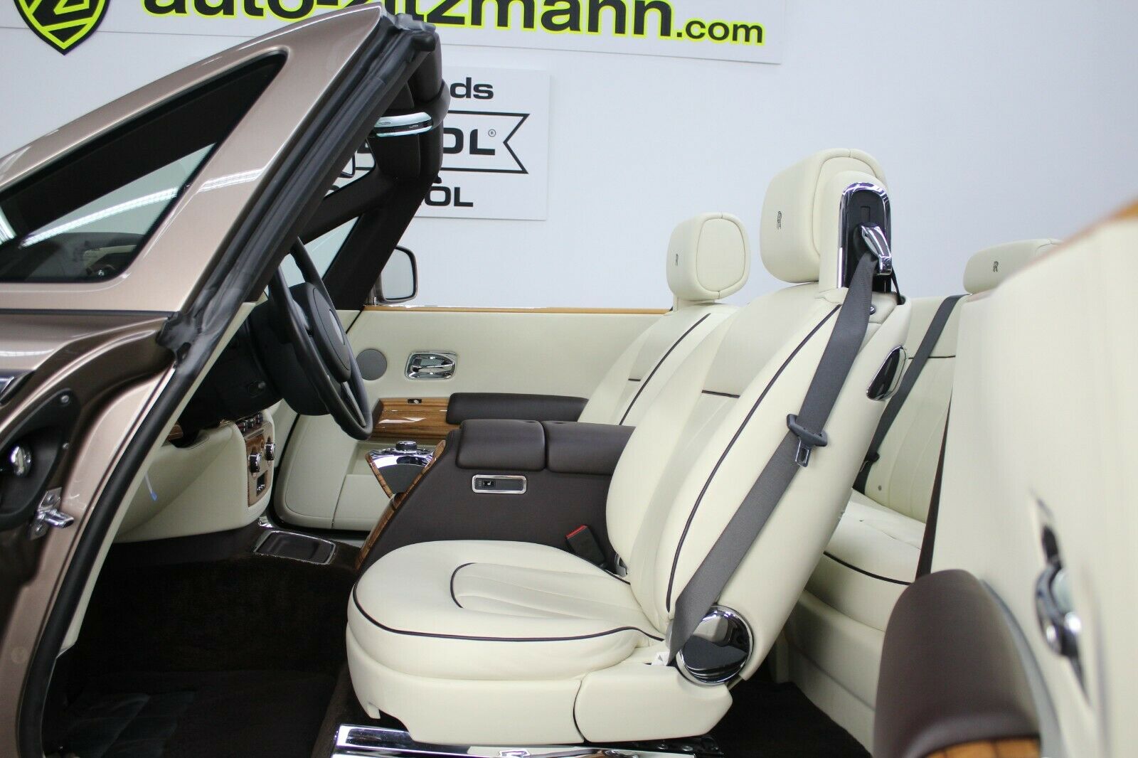2015 Rolls-Royce Phantom Drophead Coupé Series II, 6/20