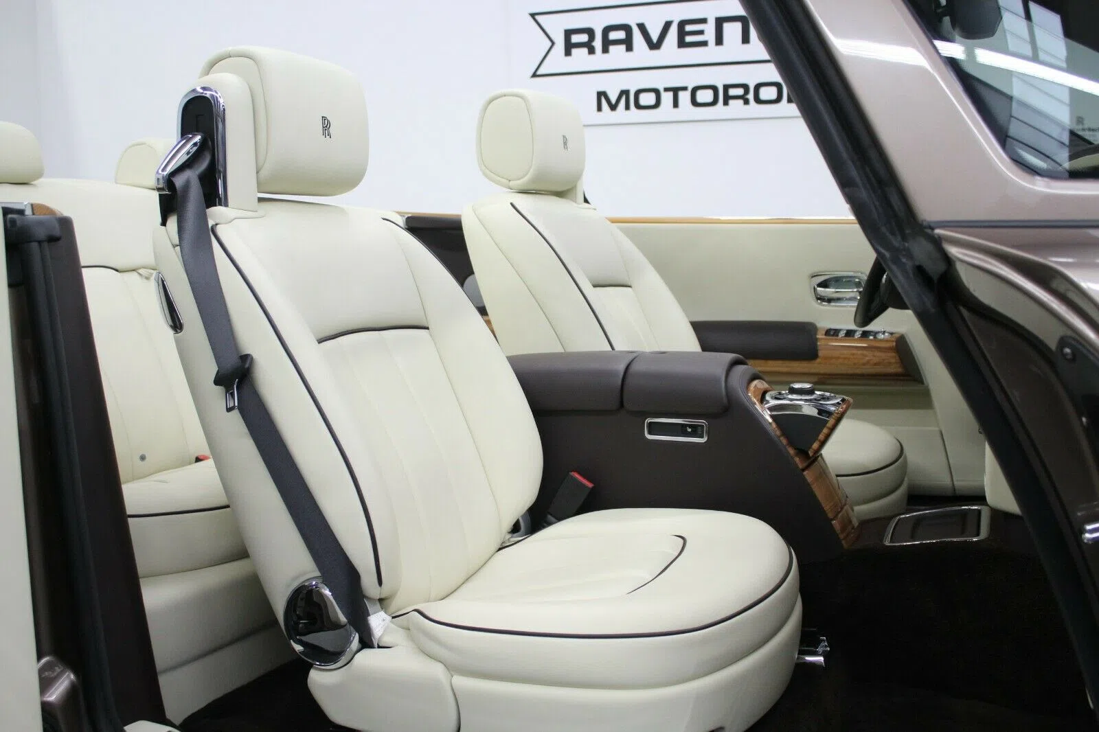 2015 Rolls-Royce Phantom Drophead Coupé Series II interior, seats