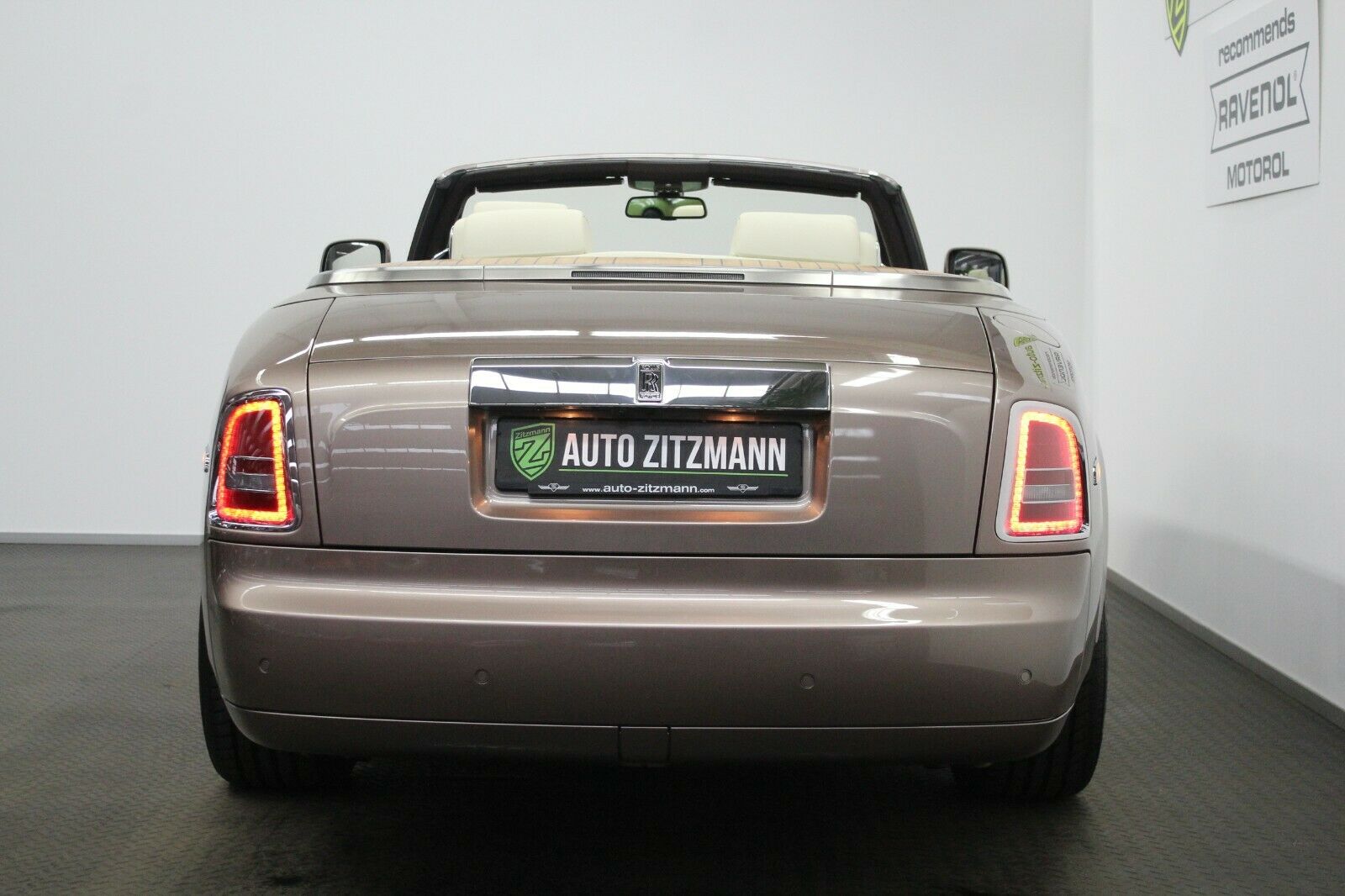 2015 Rolls-Royce Phantom Drophead Coupé Series II, 16/20