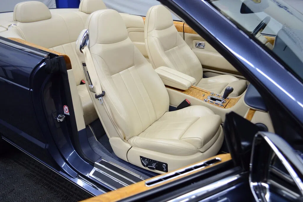 2008 Bentley Azure interior, seats