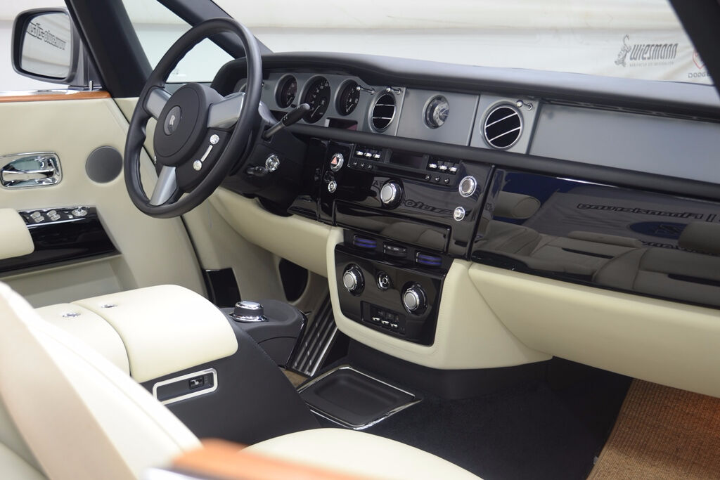 2011 Rolls-Royce Phantom Drophead Coupé, 5/17