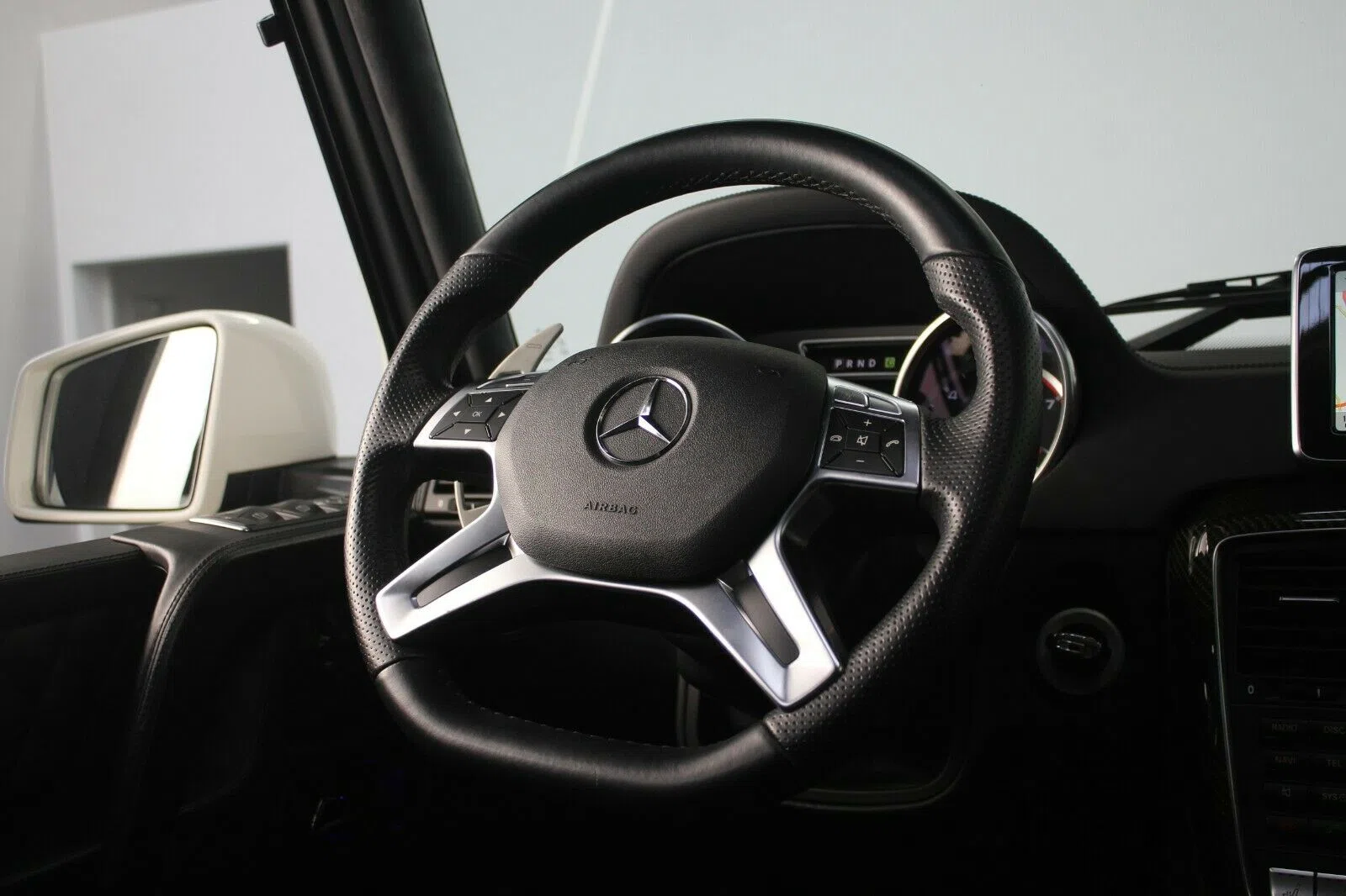2014 Mercedes-Benz G 63 AMG 6x6 interior, steering wheel