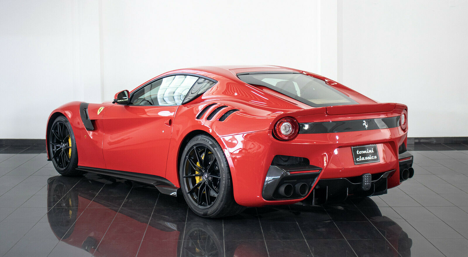 2016 Ferrari F12 TDF, 13/14