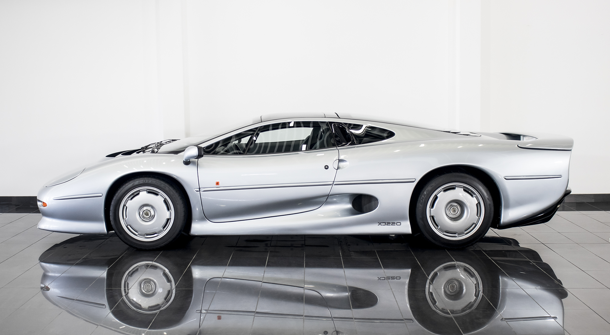 1993 JAGUAR XJ220, 2/14