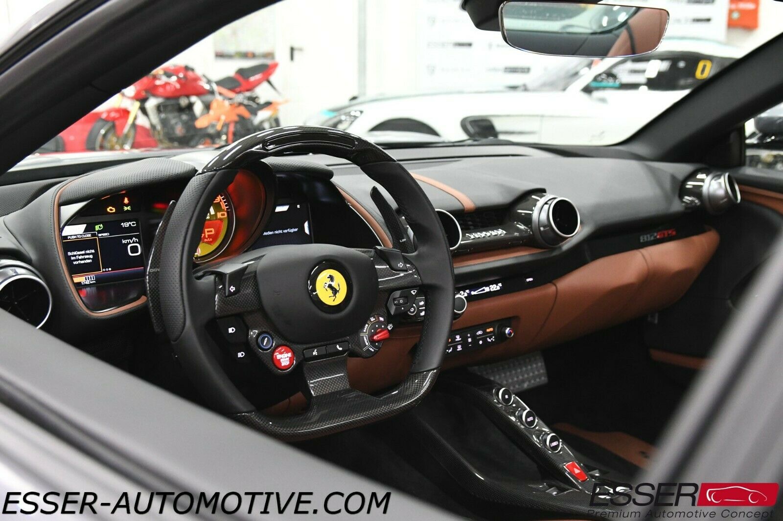 2021 FERRARI 812 GTS, 2/19