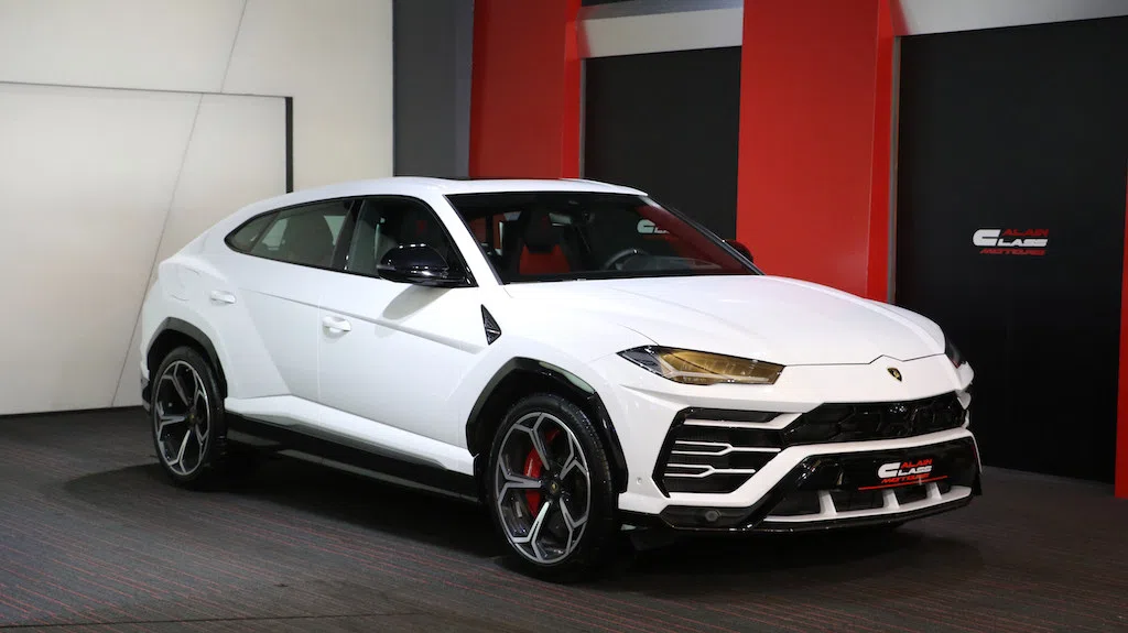 2019 LAMBORGHINI Urus for sale, front three-quarter view, White