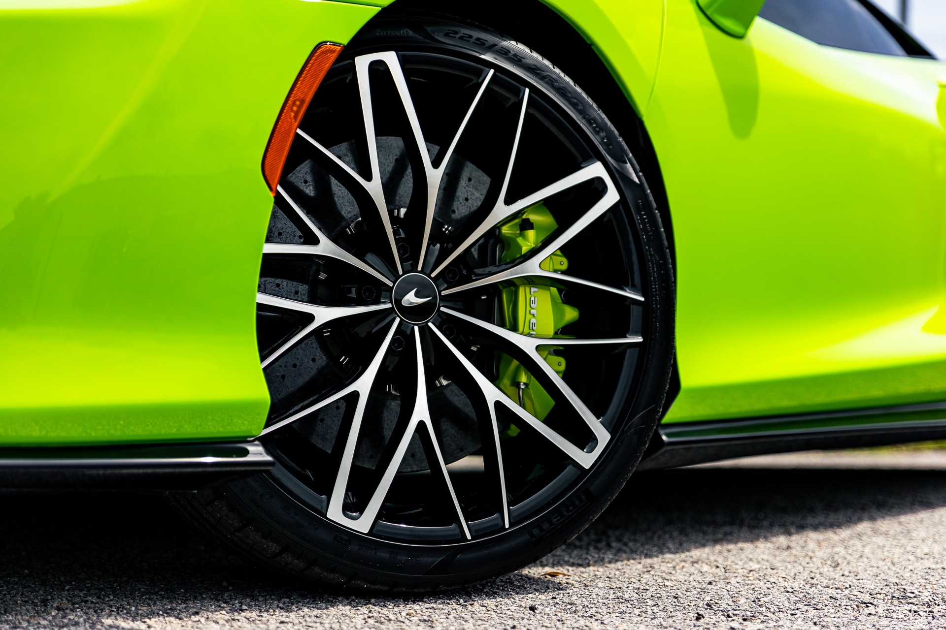 2022 McLaren GT, 2/18