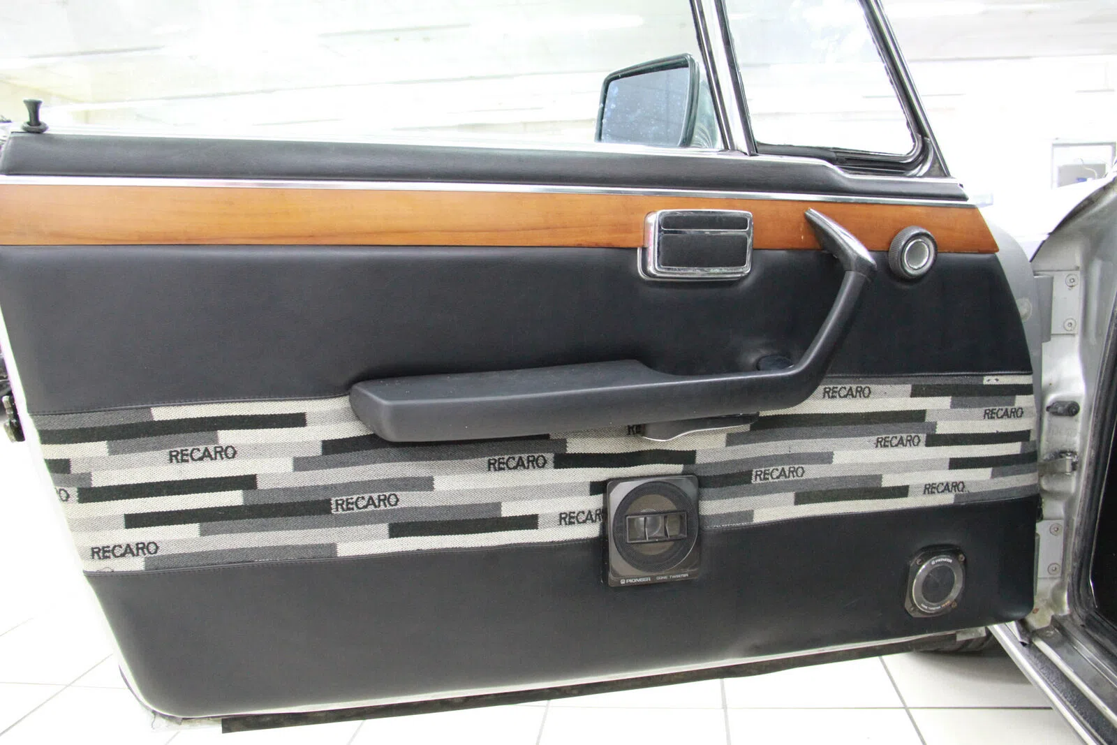 1974 BMW 3,0 CSL interior, door panel