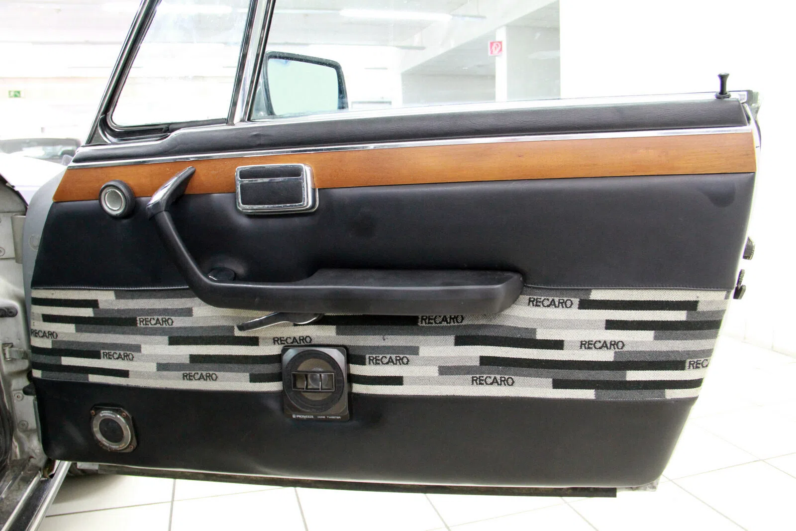 1974 BMW 3,0 CSL interior, door panel